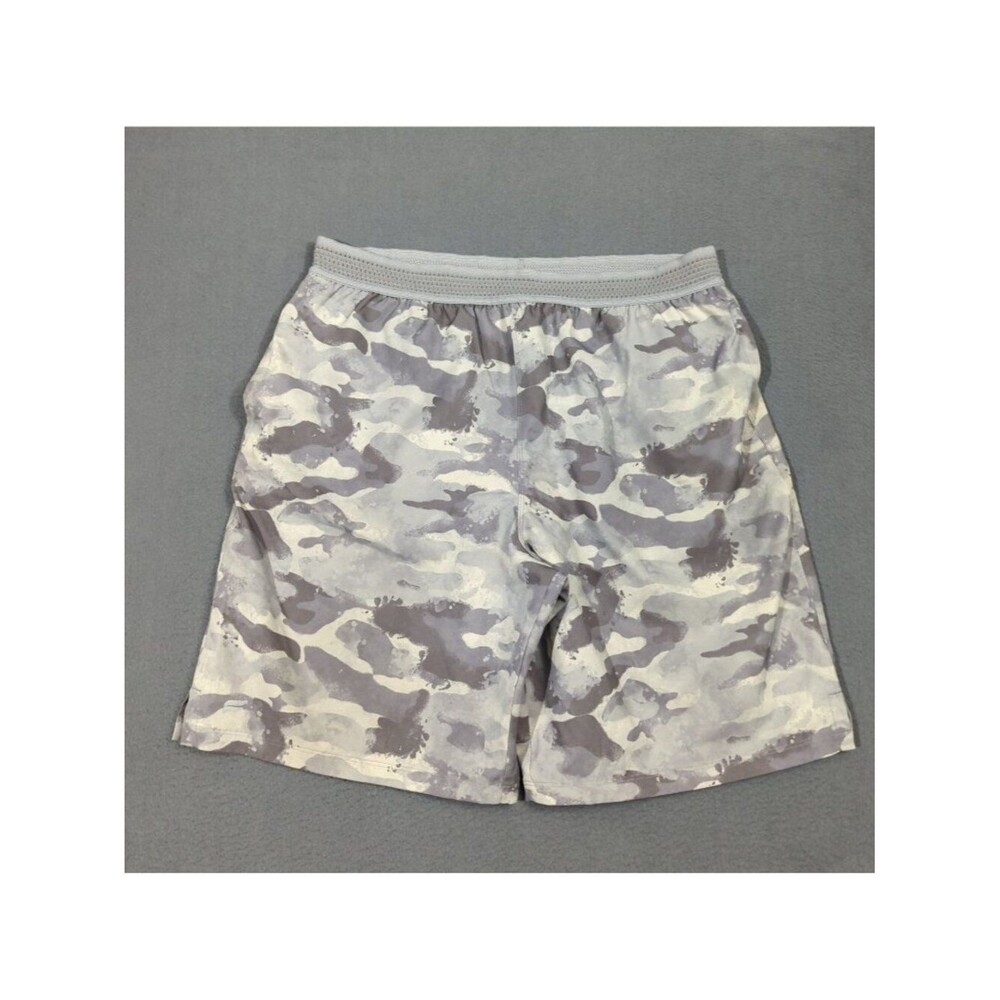 Fabletics Fundamental Shorts Men's L Grey Camo Lined 9" Running